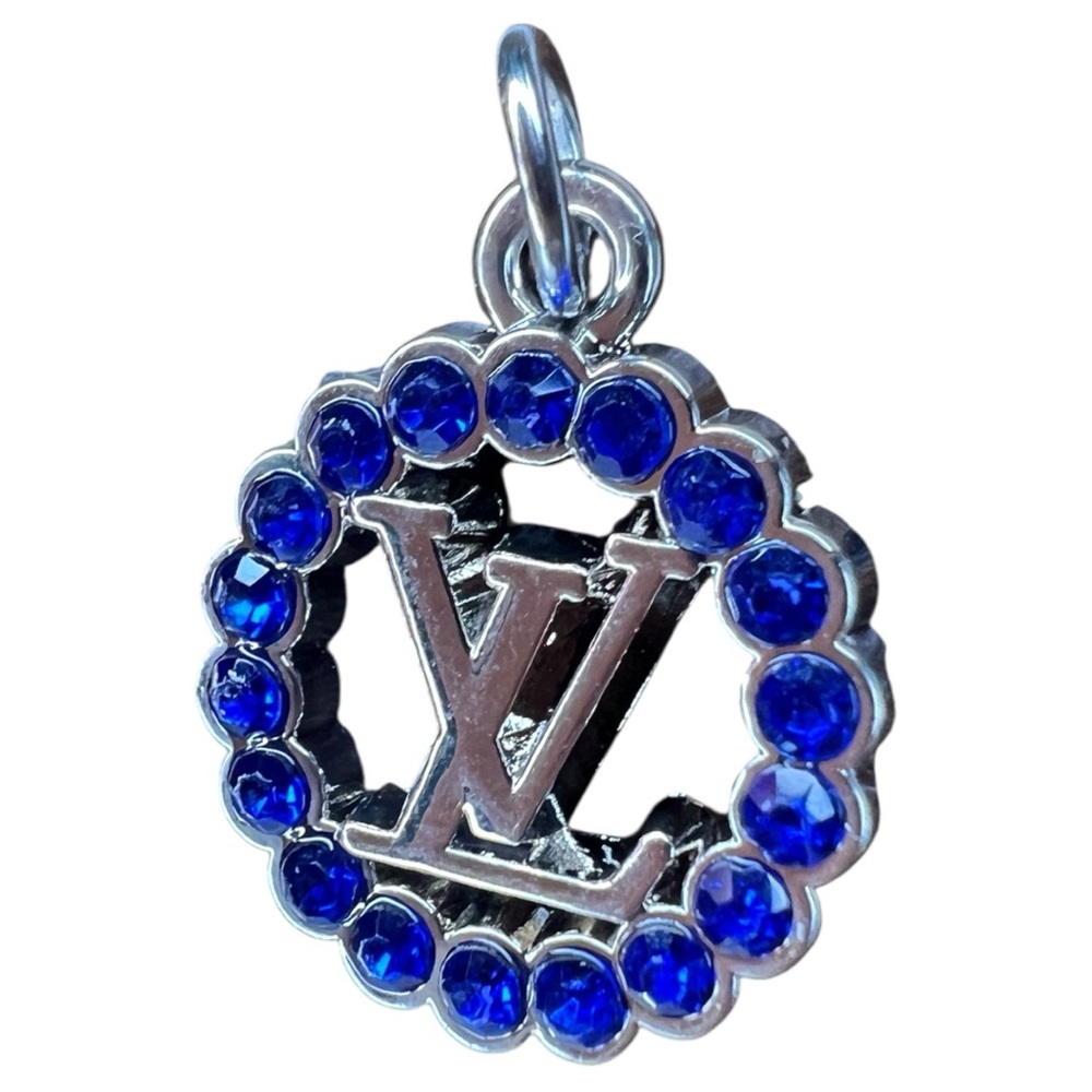 Louis Vuitton Authentic Silver Crystal Necklace Pendant for Necklace - Picture 7 of 15